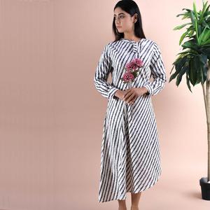 Vestido largo blanco de algodón con estampado Ikkat, ropa de fiesta bohemia para mujer - Product Image 1