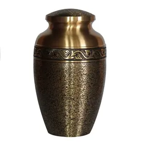 葬儀用のインドのアンティークデザインの火葬壷または家の火葬壷ゴールドカラーの大人の火葬壷