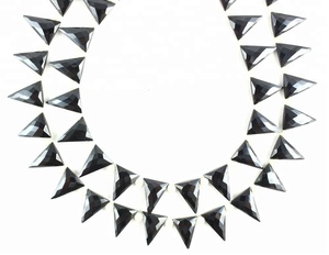Belle pierre précieuse brillante 1 brin spinelle noire naturelle forme de Triangle à facettes perles de Briolett fabrication de bijoux faits à la main - Product Image 2