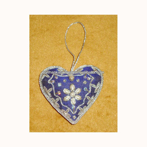 Hermoso Adorno Navideño Brillante Hecho a Mano en Forma de Corazón, Color Azul, con Cuentas, Ideal para Regalo Empresarial y Festividades - Product Image 1