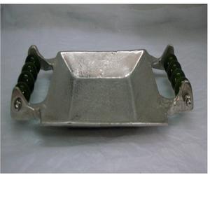 Plateau en aluminium argenté fait main de portion avec des poignées pour l'hôtel et le restaurant à la maison - Product Image 1