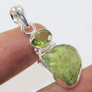 Classic <b>Peridot</b> Gemstone <b>Pendant</b> 925 Sterling Silver <b>Pendant</b> Wholesale Handmade Gemstone Silver Jewelry - Product Image 2