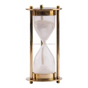 Horloge de sable en métal et verre de finition polonaise brillante avec design fantaisie de forme ronde excellente qualité pour mesurer le temps