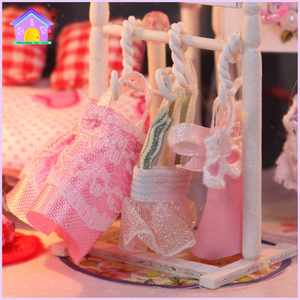Casa delle Bambole in Miniatura Fai-da-Te in Legno con Copertura Protettiva Trasparente, Giocattolo Regalo Giardino <span class=keywords><strong>di</strong></span> Rose - Product Image 3