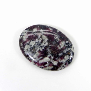 Ishu Gems - Gema Suelta de Eudialita Rosa Natural de 29.70 Ct, Cabujón Ovalado de Rusia para Joyería - Product Image 1