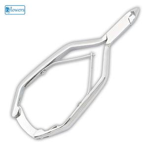 Pince à cuticules en acier inoxydable, Joint de boîte - Product Image 1