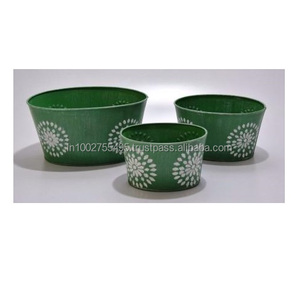 Ensemble de jardinières IHA Classic Design en tôle galvanisée peinte à la main, 3 pièces, avec de grands et petits motifs floraux, pour plantation au sol - Product Image 1