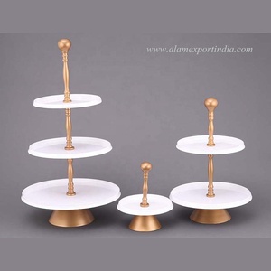 Design moderne Meilleure vente Support à gâteau en métal en fer à 3 niveaux Qualité impressionnante pour décoration de table pour événements de mariage et d'anniversaire - Product Image 2