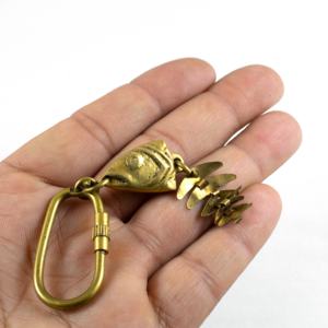 พวงกุญแจขนาดเล็กรูปปลาทะเลทำจากทองเหลืองพร้อมห่วงห่วงห่วงคาราบิเนอร์แบบส่งเสริมการขายสำหรับกุญแจ - Product Image 4