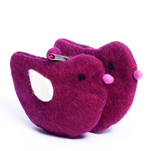 FYN-CL-046 à la mode laine feutre sac à main talentueux femmes artisans' petit oiseau conception écologique fermeture à glissière du Népal - Product Image 1