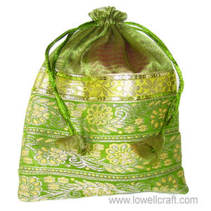 Pochette en organza ornée BORDER pour sacs-cadeaux élégants et durables - Product Image 5