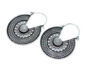 Boucles d'oreilles créoles en argent bohème élégantes pour femmes avec bijoux en laiton oxydé pierre de lune - Product Image 2