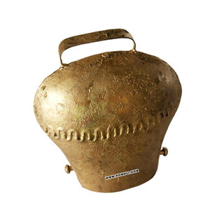 Premium Quality Wholesale Musical Metal Art Golden Large Cowbells Wholesale <b>Cow</b> <b>Bells</b> for Decoration - Product Image 6