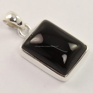 จี้ทรงสี่เหลี่ยมประดับพลอยออนิกซ์สีดำธรรมชาติ ตัวเรือนเงินแท้ 925 ดีไซน์คลาสสิก - Product Image 1