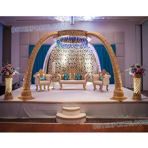 Elegantes pilares de trompa de elefante para escenario de ceremonia de boda india real, pilares de trompa de elefante para escenario de recepción, evento en Australia - Product Image 1
