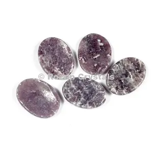 Piedra de la Suerte Ecológica de Cristal de Rozerita, Arte Feng Shui Coleccionable con Temática del Amor, Diseño Pulido, Tallado y Grabado, Gujarat - Product Image 1