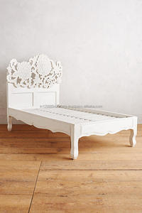 Lit double en chêne massif avec tête de lit sculptée haute, design de sculpture indienne dans un style antique, panneau en bois, meubles de maison, style Maharaja - Product Image 6