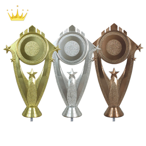 Suporte de troféu de plástico com design de estrelas