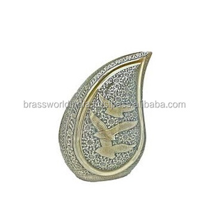นกหยดน้ำตาเผาศพผู้ใหญ่โกศสำหรับขี้เถ้าโดย Brassworld อินเดีย - Product Image 6
