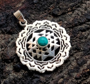 Belle Turquoise Reiki Energy Charged Shri Yantra Pendentif Charm Argent Plaqué Collier Bijoux - Product Image 3