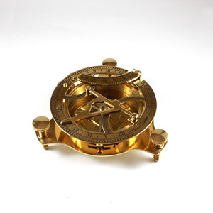 Cadran solaire nautique en laiton fait à la main boussole trépied support poli directionnel anniversaire cadeau d'anniversaire emballé boîte en bois en cuir - Product Image 1
