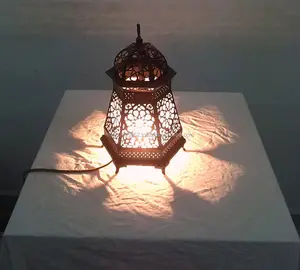 B158 antika islam tarzı pirinç masa lambası buzlu cam