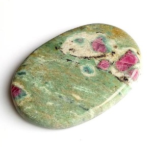 Rubis Fuchsite ovale Cabochon bijoux pendentif pierre naturelle cristal de guérison sculpté pierre précieuse dans le Style d'amour - Product Image 1