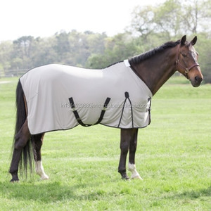 Manta de Invierno Blanca para Caballos con Relleno de Poliéster, Tamaño Personalizable - Product Image 3