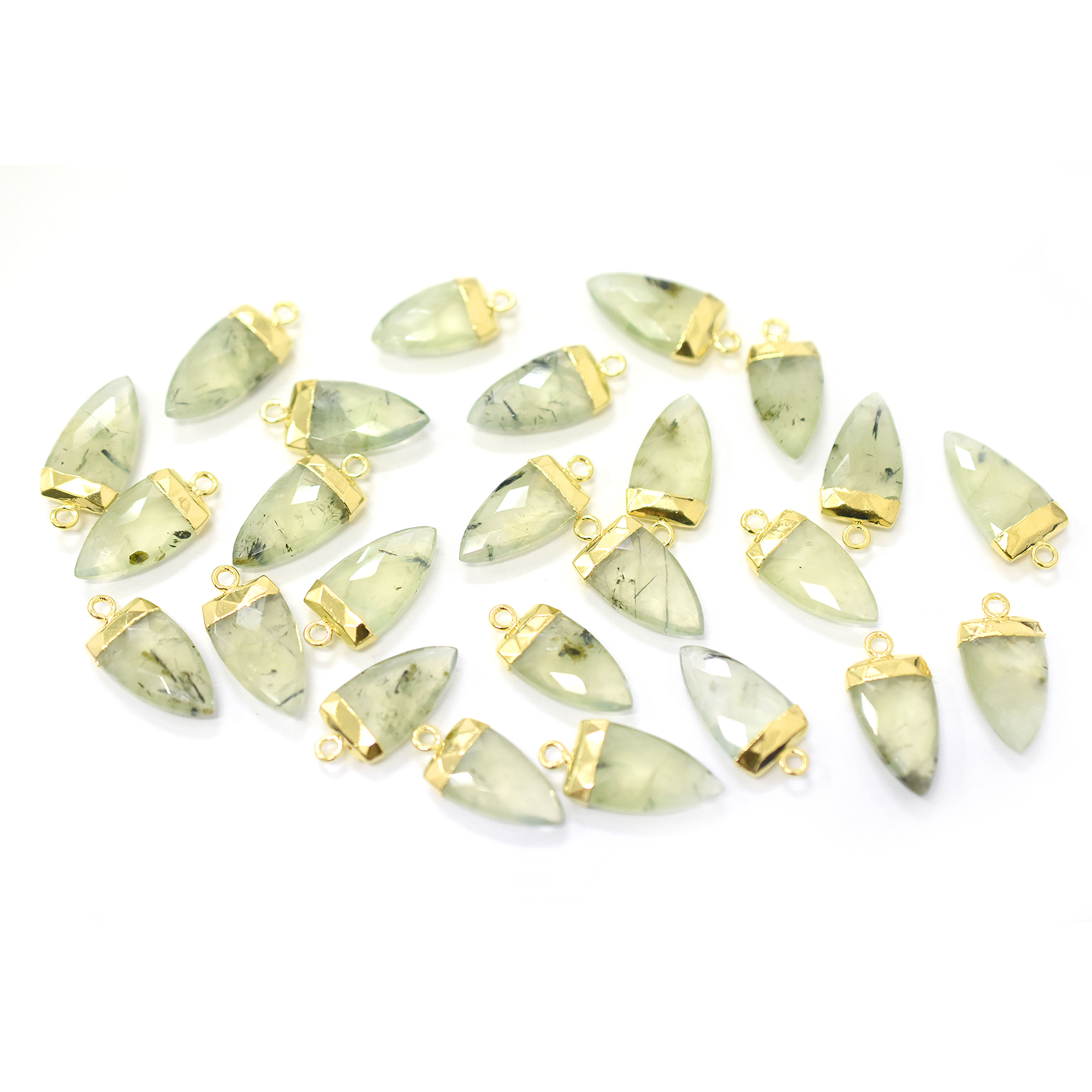 สีเขียวอ่อน