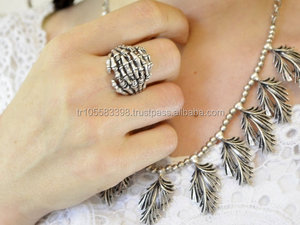 Anillo Unisex de Plata con Diseño de Araña, Huesos y Fantasma para Halloween, Joyería Aterradora con Topacio de Corte Ovalado, Engaste Invisible, Certificado NGDTC, Estilo Steampunk Bohemia - Product Image 3