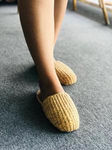 Chaussons d'intérieur écologiques en jacinthe d'eau imprimés pour filles, style hôtel coloré, jetables pour l'hiver, le printemps et l'été - Product Image 2