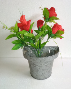 Jardinière suspendue en métal de forme ronde approuvée par SMETA pour la maison et le jardin Pots de fleurs et jardinières - Product Image 1