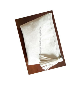 Sac cosmétique pour femmes en cuir véritable de luxe classique fermeture éclair conception de Logo personnalisable Durable de haute qualité pour une utilisation promotionnelle - Product Image 1