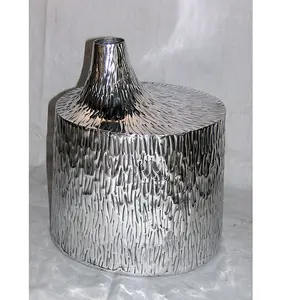 Vase à fleurs en tôle d'aluminium avec finition nickelée Design moderne en relief Excellente qualité pour la décoration intérieure