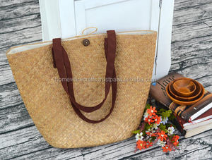 Sac à main carré en jacinthe d'eau blanche de style haut de gamme sac de paille d'été à la mode fabriqué au Vietnam - Product Image 2