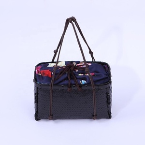 Bolso de mano de bambú azul hecho a mano para mujer, bandolera artesanal de Vietnam con dos correas, forro de lino, cierre de cubierta para uso en la playa - Product Image 1