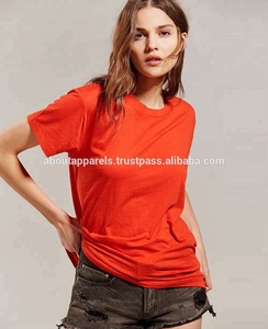 Venta al por mayor personalizado elegante mujer camiseta Casual Floral patrón bordado botón más opción de tamaño Opciones de impresión a granel - Product Image 5