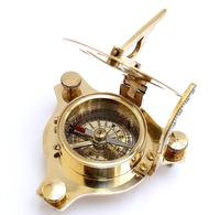 Boussole solaire vintage en laiton poli avec boîtier en bois brun, portable, pour l'extérieur, idéal comme cadeau de remise de diplôme