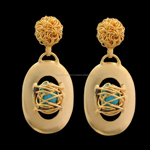 Pendientes de tuerca de piedras preciosas turquesas chapados en oro para mujer, regalos de moda para fiesta de aniversario de latón, venta al por mayor para niños - Product Image 1