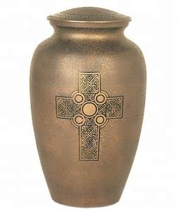 Urne de crémation métallique et souvenirs Design traditionnel Croix Gravure argent adulte funéraire memorial cendres urne à vendre - Product Image 3