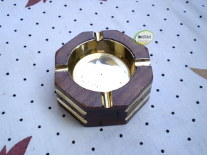 Cendrier en bois léger de qualité supérieure, antique, hexagonal, gravé et sculpté à la main, avec incrustations en laiton, design de table, nouvelle arrivée - Product Image 2