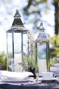 Farol de metal blanco envejecido hecho a mano en India para decoración del hogar, oficina, bodas y portavelas y recipientes. - Product Image 2