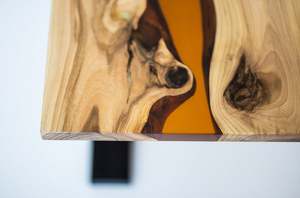 Mesa de centro de madera efecto 3D resina brillante ámbar borde Liive río epoxi indio - Product Image 4