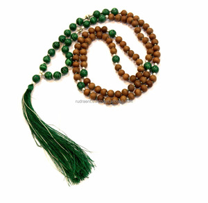 Collier Mala unisexe en bois de santal, 108 perles, malachite, noué à la main, style religieux hindou, pour fête ou cadeau - Product Image 1