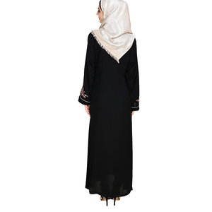 Abaya de desgaste musulmán negro totalmente bordado en tela Georgette ligero, se siente suavemente como crepé - Product Image 3