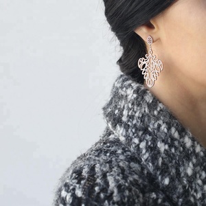 Boucles d'oreilles en argent Sterling 925 fait à la main pour femmes, nouveau modèle de lustre, vente en gros - Product Image 2