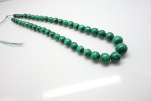 Cuentas de malaquita verde natural de piedras preciosas redondas de grado AAA - Product Image 2