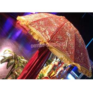 Sombrilla Grande de Seda Helada con Marco de Acero, Personalizada y Tradicional para Bodas Indias, Decoración con Bordado Intenso para Escenario de Boda - Product Image 1
