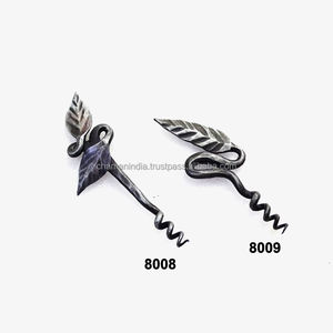 Forgé à la main Feuille Tire-Bouchon - Product Image 1