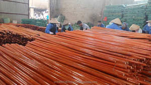 KEGO Company Balai en bois d'eucalyptus jetable écologique vietnamien avec revêtement en PVC 120cm de long et vis italienne - Product Image 4